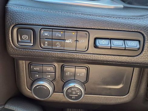 Used 2021 GMC Yukon XL Denali image 20