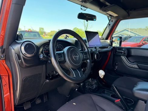Used 2014 Jeep Wrangler Unlimited Sport AWD/4WD image 11