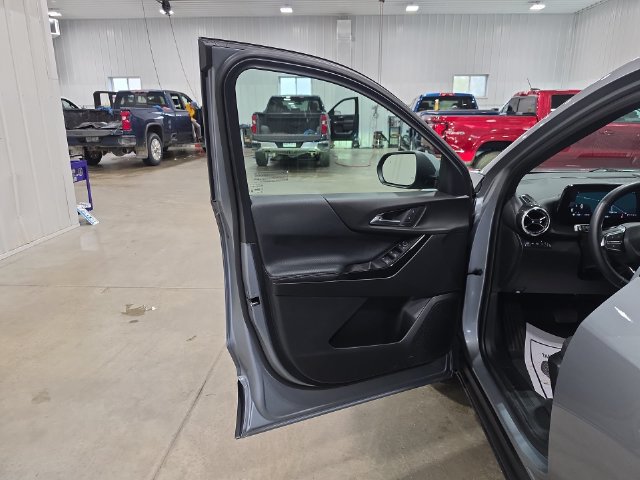 Used 2026 Chevrolet Equinox LT AWD/4WD image 22