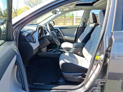 Used 2016 Toyota RAV4 XLE image 15