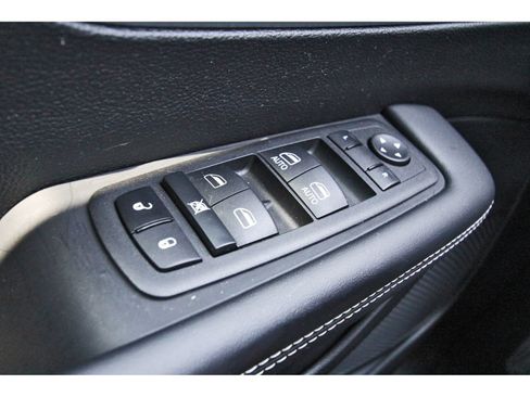 Used 2024 Chrysler Pacifica Limited FWD image 20