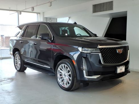 Used 2023 Cadillac Escalade Premium Luxury w/ LPO, Floor Liner Package AWD/4WD image 3