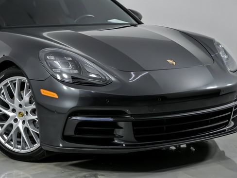 Used 2020 Porsche Panamera image 3