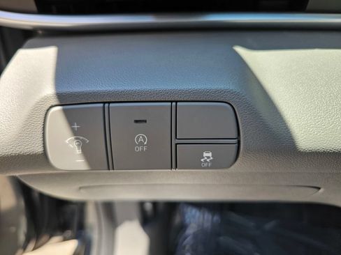 Certified 2025 Hyundai Elantra SE FWD image 24