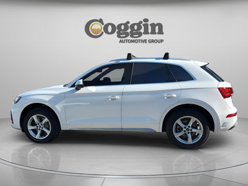 Used 2021 Audi Q5 Premium w/ Convenience Package image 2