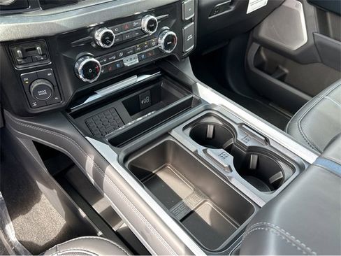 New 2025 Ford F250 Platinum image 32