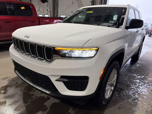 New 2026 Jeep Grand Cherokee Laredo X AWD/4WD image 11