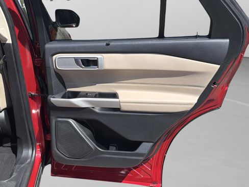 Used 2022 Ford Explorer Limited RWD image 8