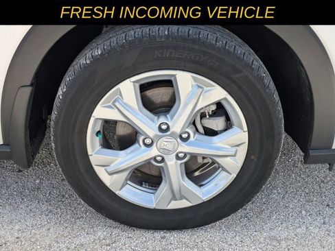 Used 2023 Honda HR-V LX image 9