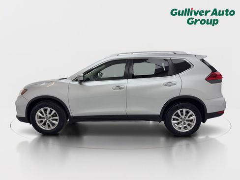 Used 2017 Nissan Rogue SV w/ SV Premium Package image 3