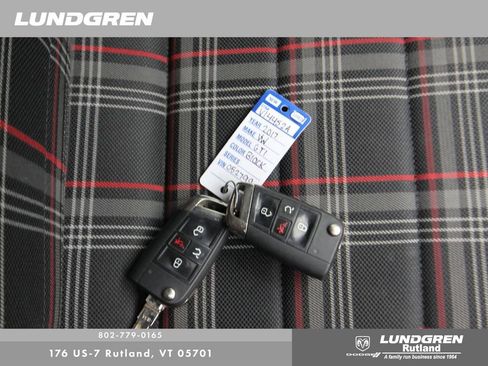 Used 2017 Volkswagen Golf 4-Door image 28