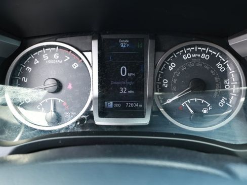 Used 2018 Toyota Tacoma SR5 RWD image 12