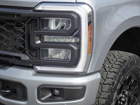 Used 2024 Ford F250 Lariat w/ Lariat Ultimate Package AWD/4WD image 9