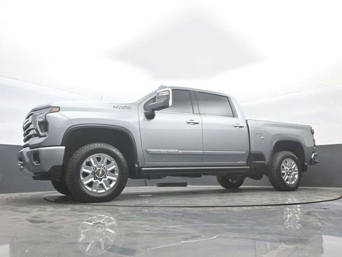 Used 2024 Chevrolet Silverado 2500 High Country w/ High Country Premium Package AWD/4WD image 39
