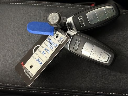 Certified 2024 Audi Q4 e-tron Premium image 24