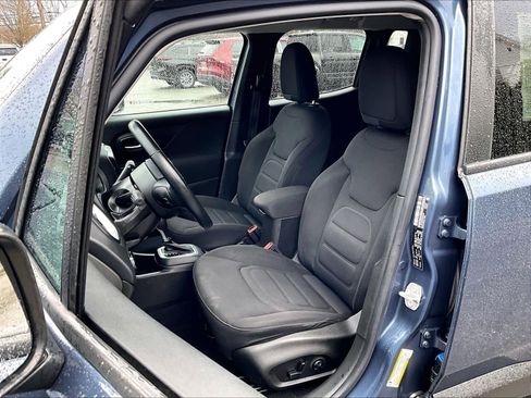 Used 2021 Jeep Renegade Latitude w/ Convenience Group image 16