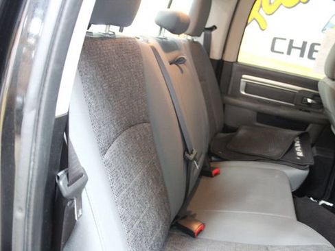Used 2016 RAM 1500 Classic SLT w/ SLT Plus D←cor Group AWD/4WD image 9