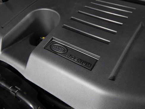 Used 2024 Land Rover Defender 90 X-Dynamic SE AWD/4WD image 46