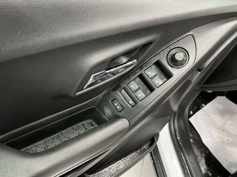 Used 2019 Chevrolet Trax LT w/ LT Convenience Package image 23