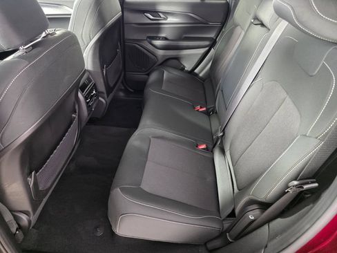 Used 2025 Jeep Grand Cherokee Laredo X RWD image 14
