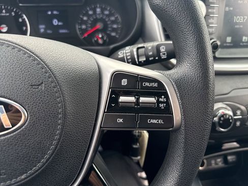 Used 2020 Kia Sorento LX image 17