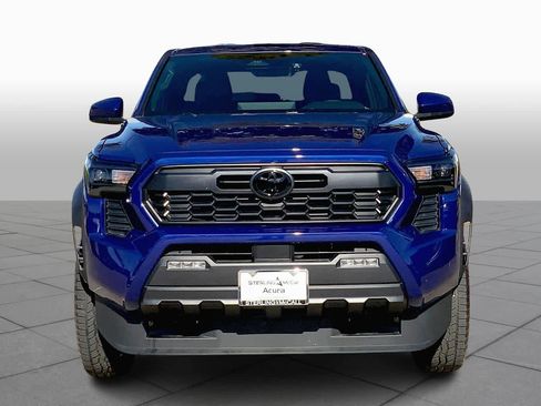 Used 2025 Toyota Tacoma TRD Off-Road image 3