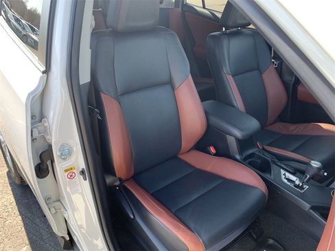 Used 2014 Toyota RAV4 Limited image 25