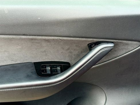 Used 2021 Tesla Model Y 2WD image 18