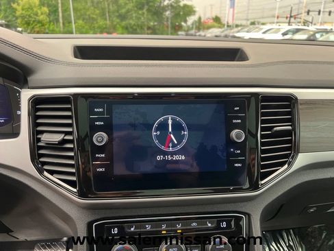 Used 2022 Volkswagen Atlas SE w/ Panoramic Sunroof Package AWD/4WD image 11