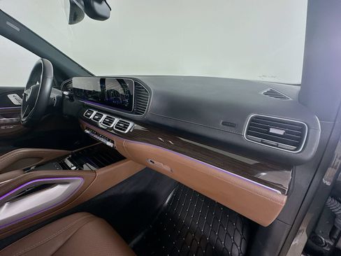 Used 2024 Mercedes-Benz GLS 450 4MATIC image 46