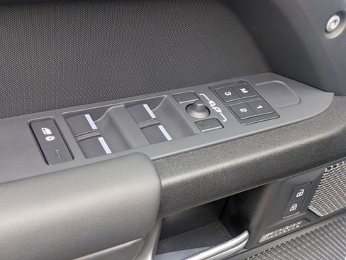 Certified 2023 Land Rover Defender 110 image 13