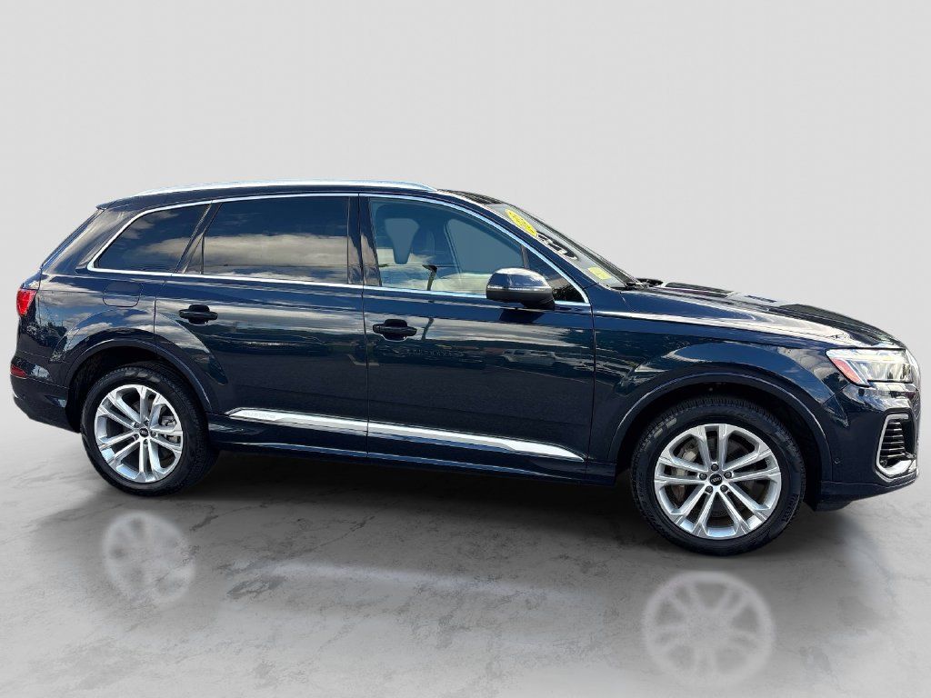 Used 2025 Audi Q7 3.0T Premium Plus AWD/4WD image 6