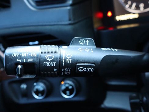 Used 2015 Cadillac Escalade Premium image 34