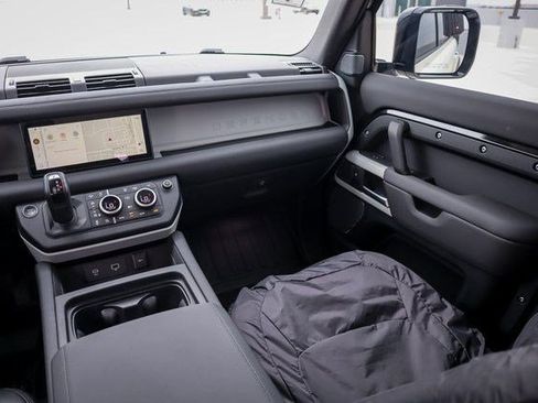 Used 2024 Land Rover Defender 110 S image 27