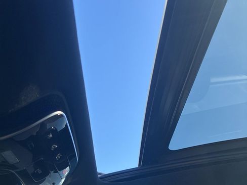 Used 2023 Mercedes-Benz C 300 4MATIC Sedan image 10