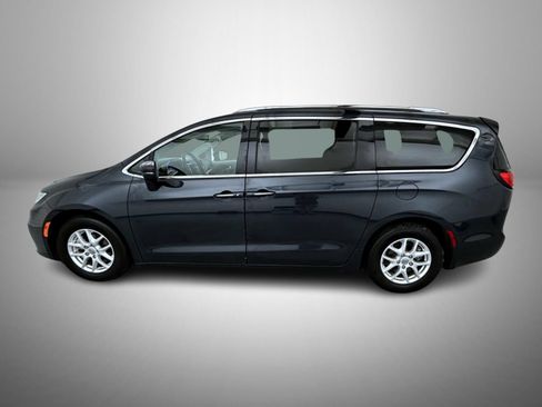 Used 2021 Chrysler Pacifica Touring-L FWD image 8