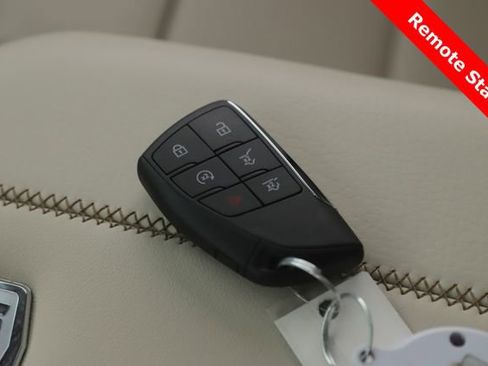 Used 2026 GMC Yukon Denali w/ Denali Reserve Package AWD/4WD image 3