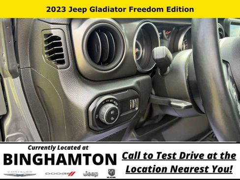 Used 2023 Jeep Gladiator Sport AWD/4WD image 15