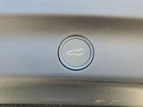 Used 2021 Tesla Model Y Long Range image 10