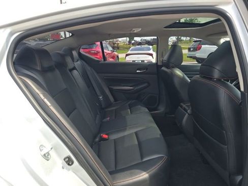 Used 2022 Nissan Altima 2.5 SR FWD image 17