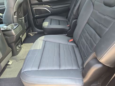 Certified 2024 Kia Telluride SX Prestige AWD/4WD image 19