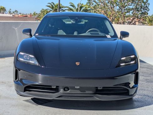 New 2025 Porsche Taycan image 6