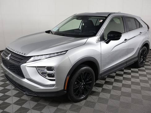 Used 2023 Mitsubishi Eclipse Cross LE image 10