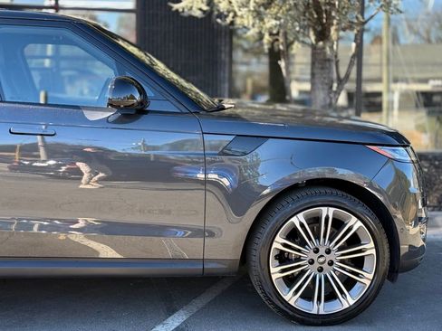 Used 2024 Land Rover Range Rover Sport SE image 23