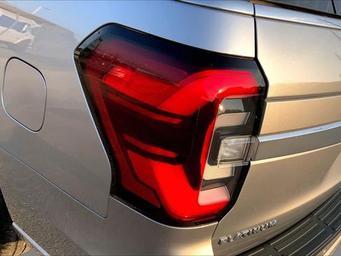 Used 2023 Ford Expedition Max Platinum AWD/4WD image 29