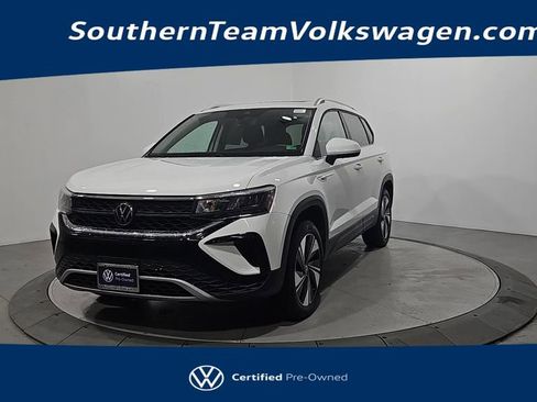 Used 2024 Volkswagen Taos SE image 1