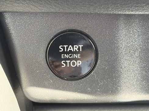 Used 2024 Nissan Rogue S AWD/4WD image 42