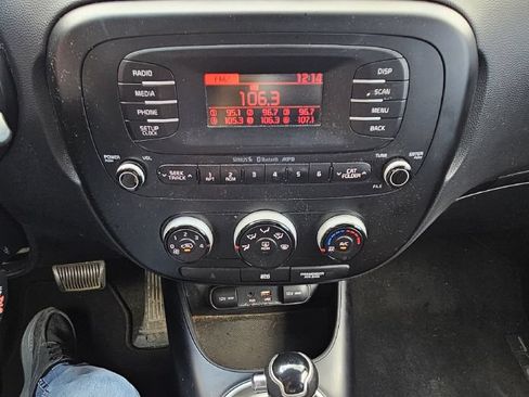 Used 2016 Kia Soul FWD image 14