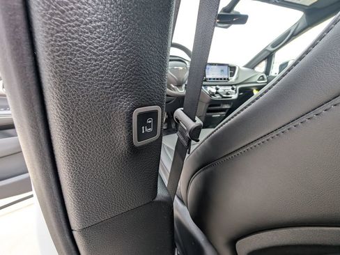 New 2026 Chrysler Voyager LX image 39