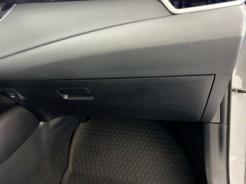 Used 2025 Toyota Corolla LE FWD image 33
